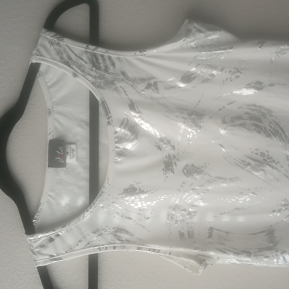 Dots Shell Top - Picture 3 of 8